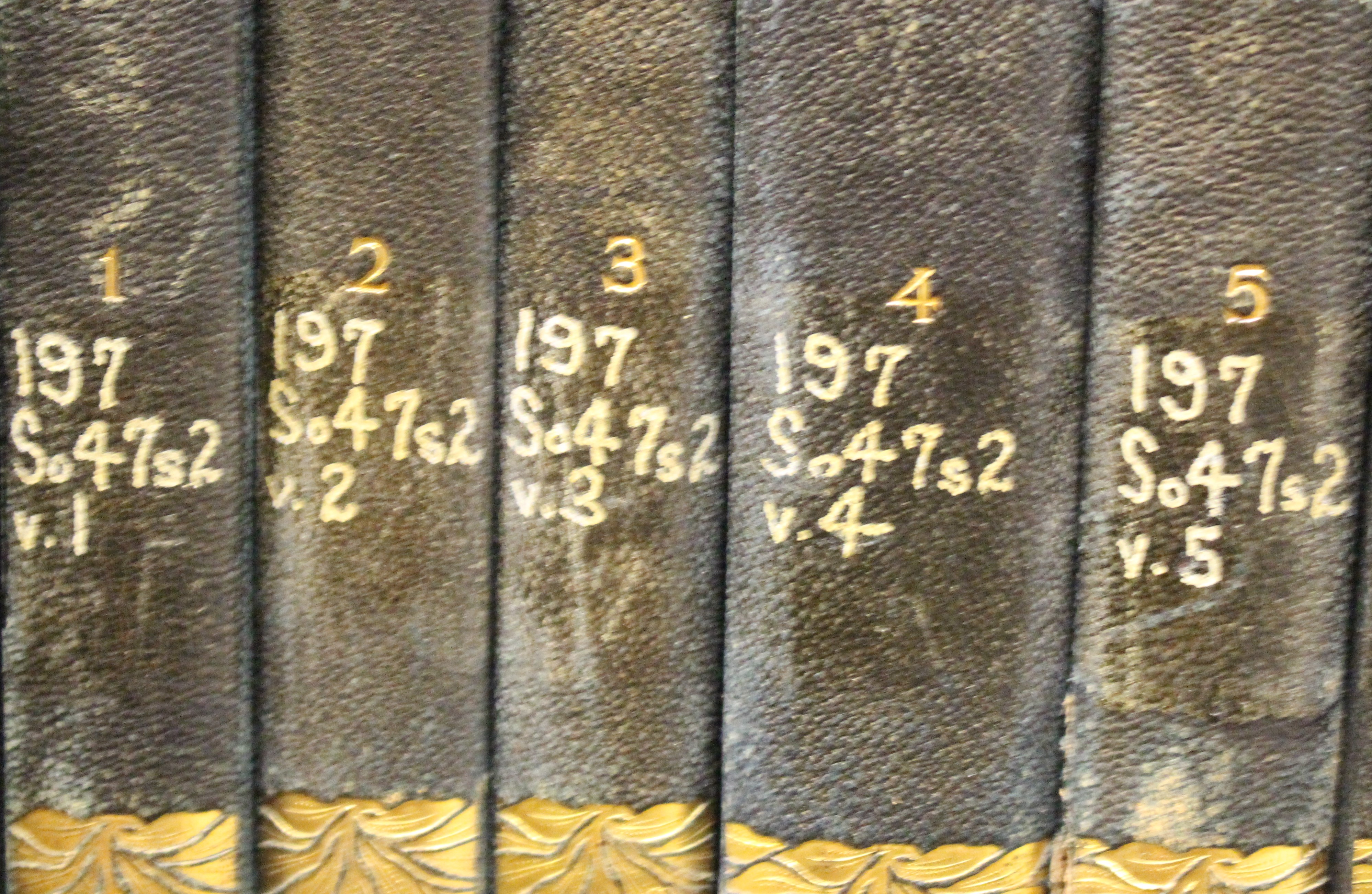 Books with Dewey Decimal call numbers